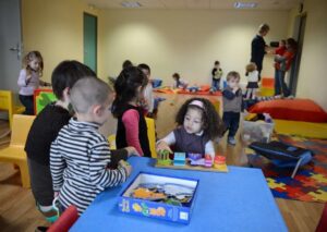 Mettre l’éveil au cœur de l’accueil du jeune enfant – Le Monde 10/05/2016